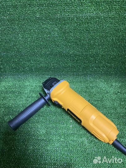 Углошлифовальная машина Dewalt DWE 8120s