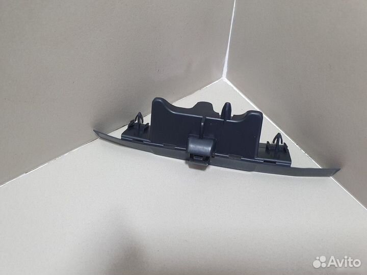 Кронштейн радиатора / диффузора Renault Logan 2