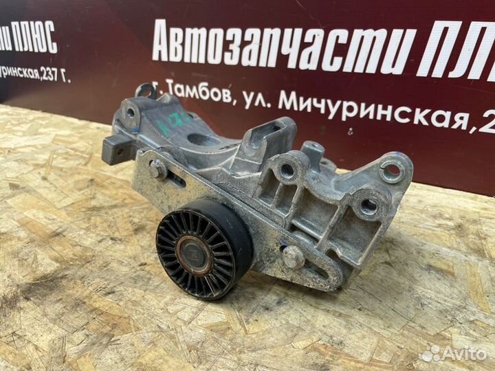 Кронштейн генератора Renault Logan