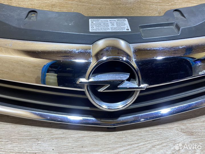 Решетка радиатора Opel Astra H рест Арт. 130440