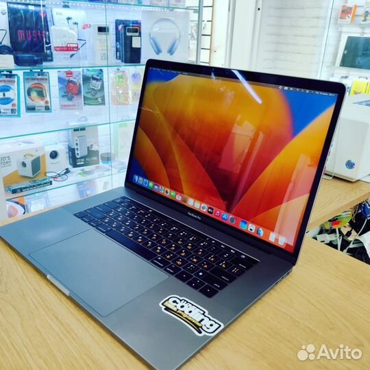 Apple MacBook Pro 17 2017г