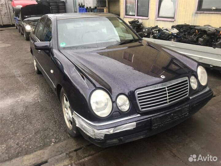 Разбор на запчасти Mercedes E W210
