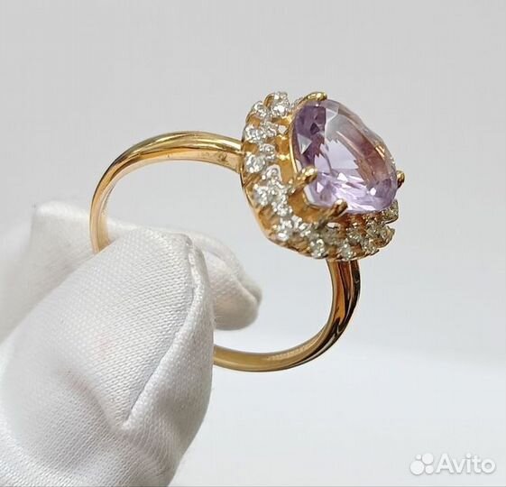 Золотое кольцо с камнем 19р