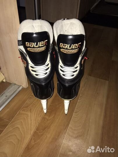 Продам хоккейные коньки Bauer