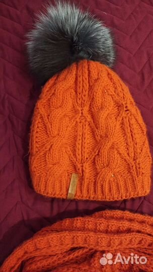 Зимняя шапка с шарфом женская