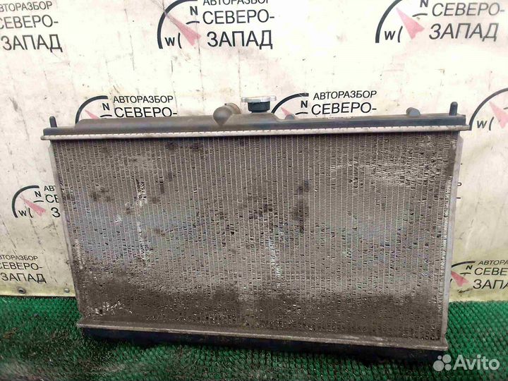 Mitsubishi Lancer 9 Радиатор охлаждения 1.6