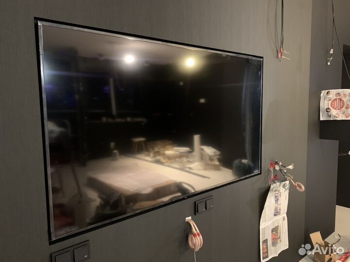 Починить антенну, повесить телевизор, настроить