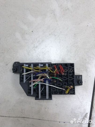 Блок предохранителей Renault Logan