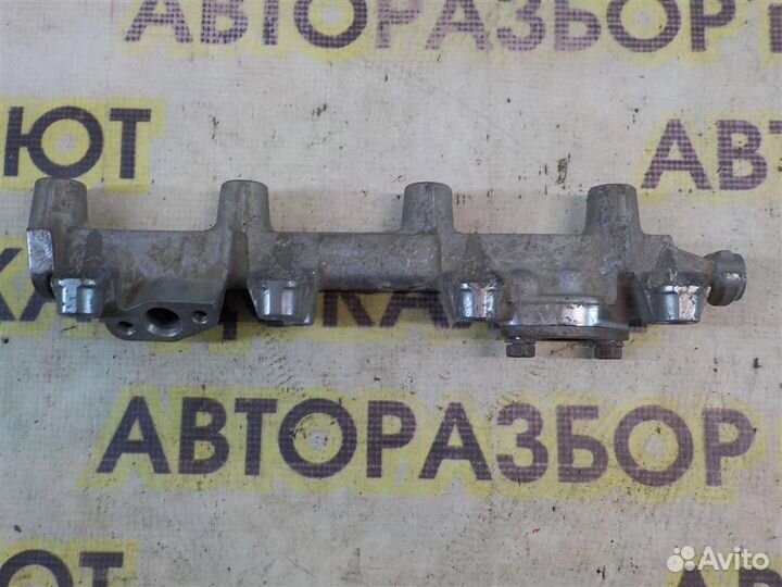 Рейка топливная (рампа) Mitsubishi Carisma (DA) 1