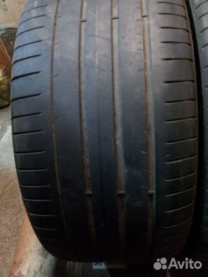 Pirelli P Zero 275/35 R20