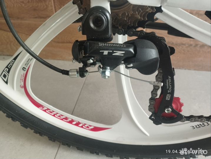 Велосипед новый на литых дисках