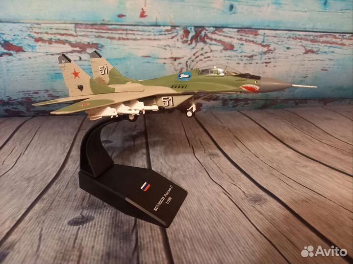 Модель самолета Миг-29, M 1/100, из металла