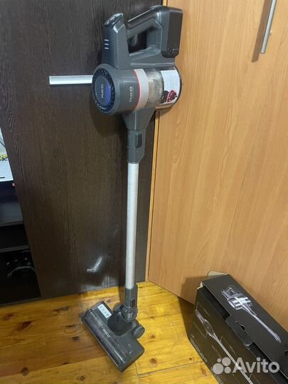 Пылесос RED solution RV-UR362