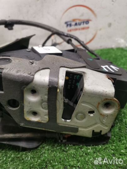 Замок двери передний левый Ford Focus 3 хетчбек