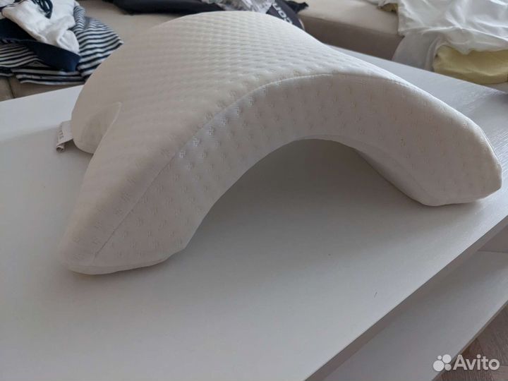Новая подушка ортопедическая с отверстием под руку