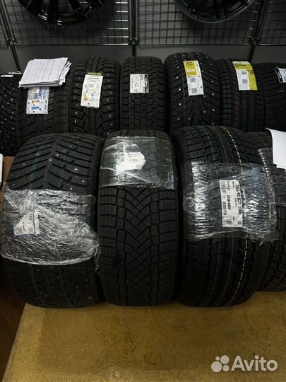 Pirelli Ice Zero FR 265/40 R22