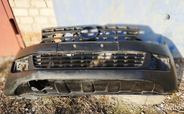 Передний бампер Volkswagen Amarok