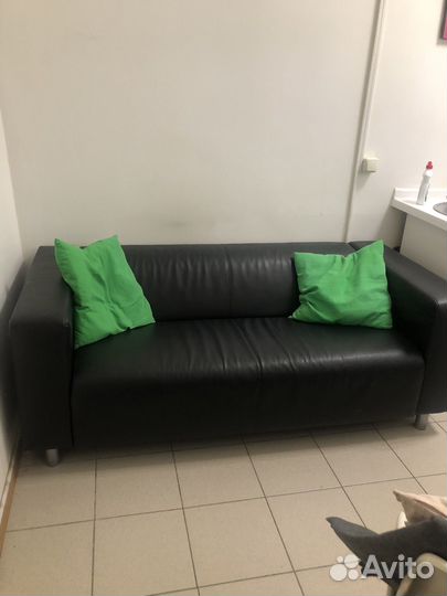Кожаный диван