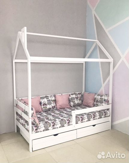 Кровать домик