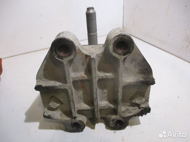 Опора двигателя передняя MAN 81962100620