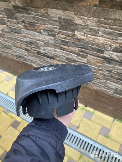 Крышка подушки безопасности руля