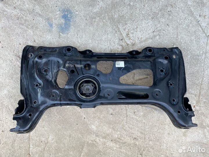 Передний подрамник Volkswagen Tiguan 2