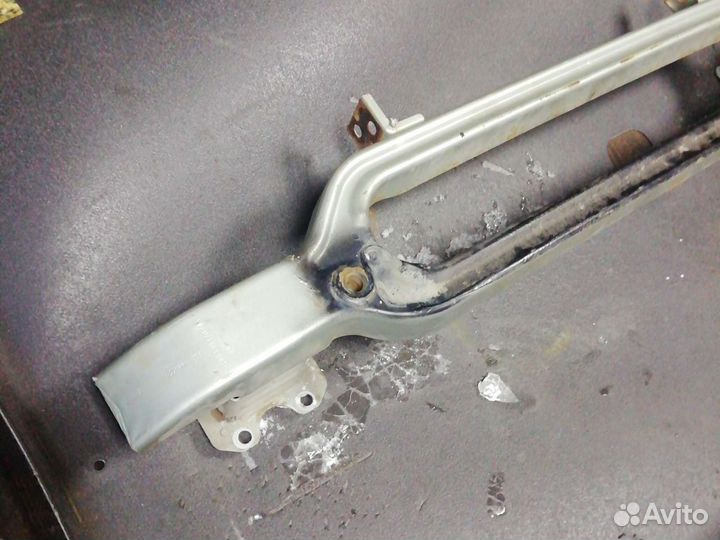 Усилитель переднего бампера пежо 407