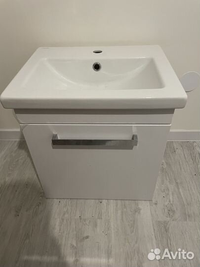 Раковина с тумбой