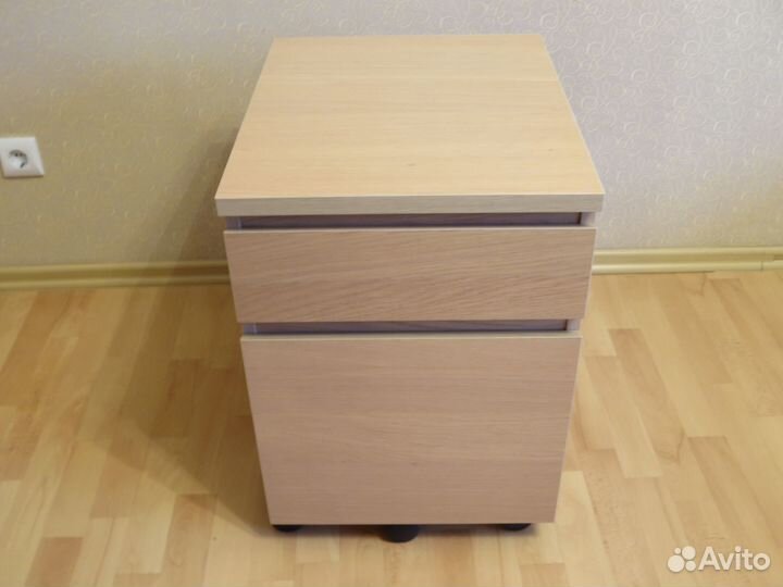 Тумба на колесах Мальм Икея дубовый шпон