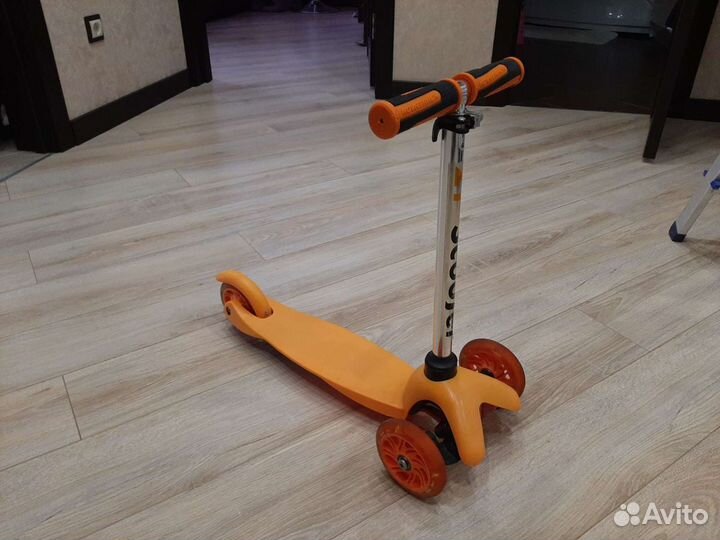 Самокат детский светящийся