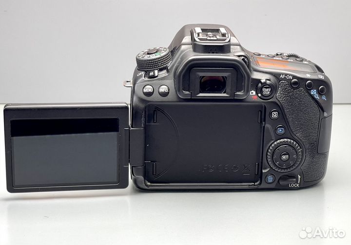 Canon eos 80D body