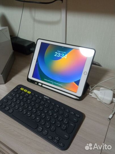 Apple iPad 6 128gb + apple pan + клавиатура