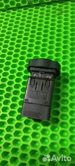 Кнопка аварийной сигнализации Nissan Almera (G15)