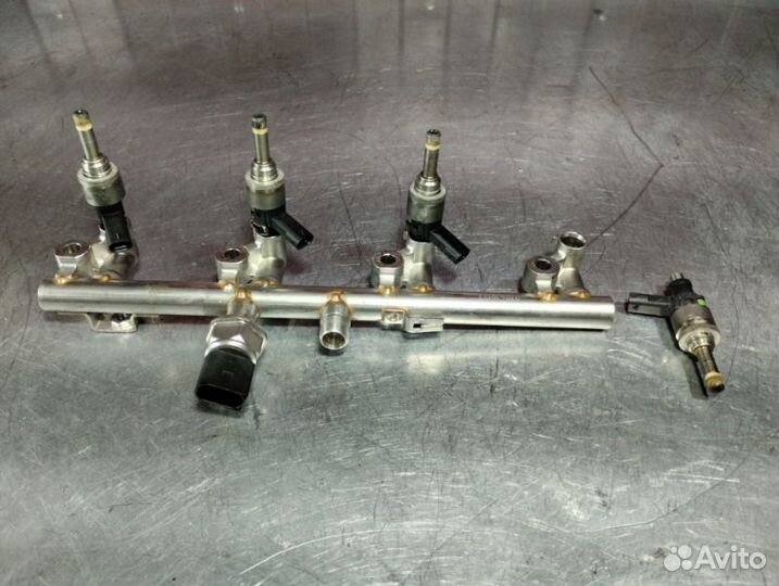 Топливная рампа Mercedes C-Class W204 M271 1.8TI