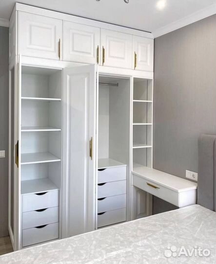 Встроенный распашной шкаф