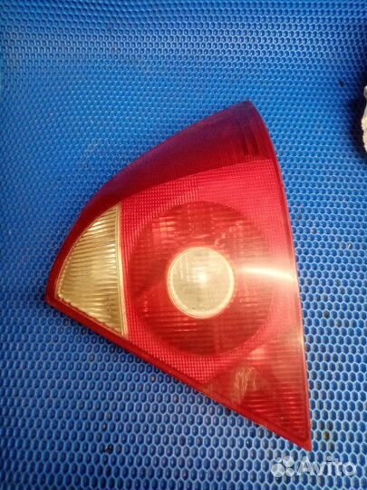 Фонарь задний правый Ford Mondeo 3 cjba 4C75592