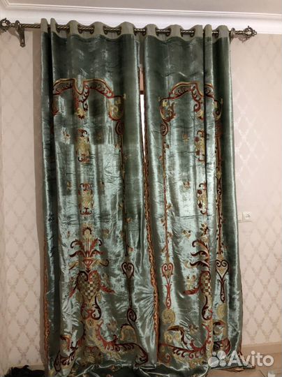 Ковер и шторы