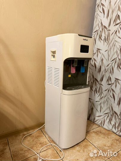 Кулер для воды hotfrost v115ce