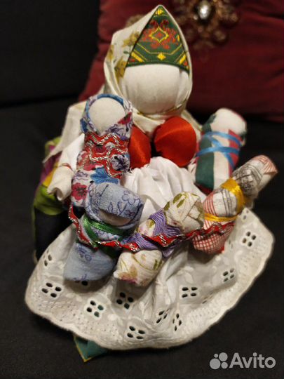 Куколка-оберег Матушка с детками