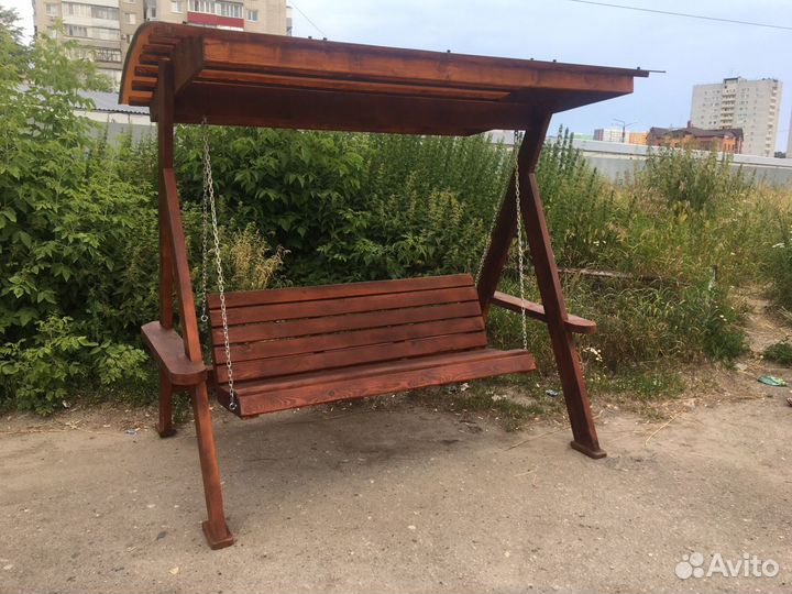 Садовые качели из дерева