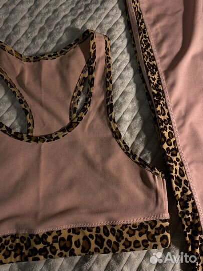 Спортивный костюм женский