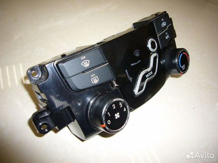 Блок управления климат-контроля Hyundai Sonata YF