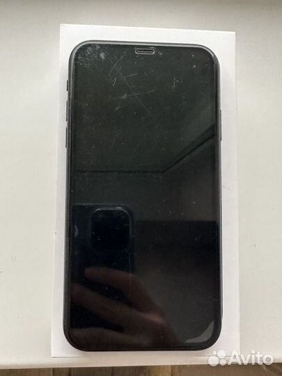 Телефон iPhone XR