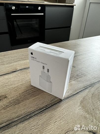 Оригинальная быстрая зарядка 20w на iPhone