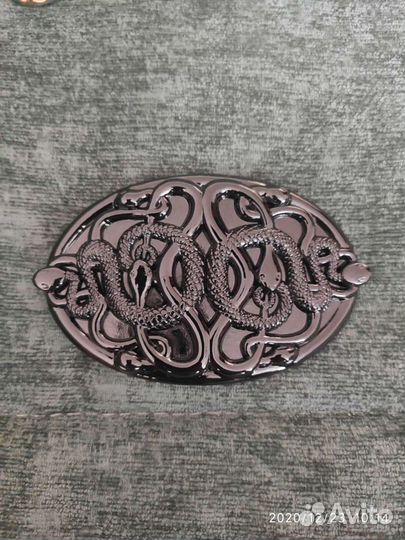 Пряжка на ремень