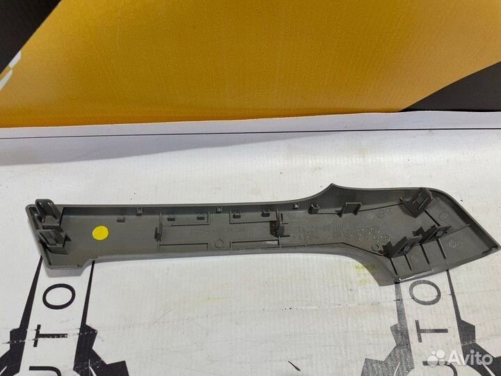 Накладка внутренней ручки 1 Toyota Land Cruiser