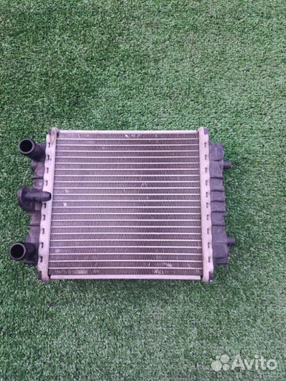 Радиатор дополнительный Audi A6 C7 4.0Т 2012