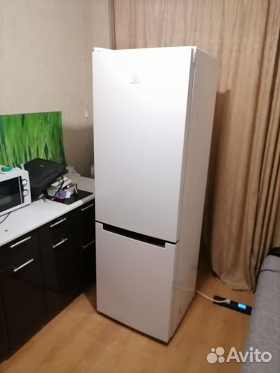 Холодильник Indesit