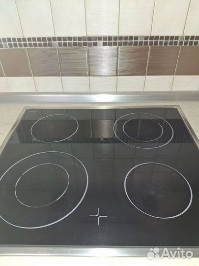 Кухонный гарнитур б/у с техникой