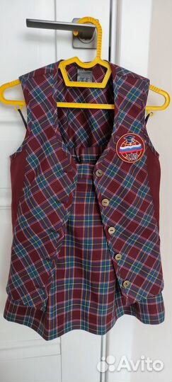 Школьная форма (юбка и жилет) 134 размер